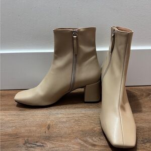 Alohas Svegan Faux Leather Beige Heeled Ankle Boots Size 40 EU
